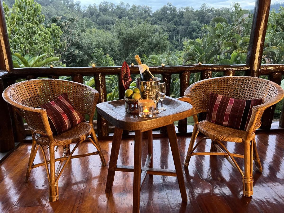 Kanlaya'S Eyrie, Luxury Homestay Pang Mapha Exterior foto